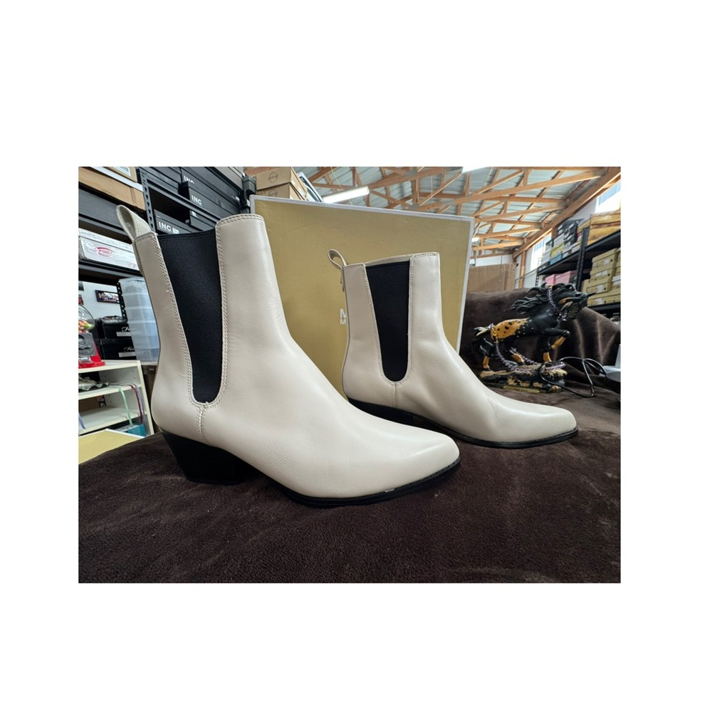 Michael Kors Women's Leather Boots in White and Black